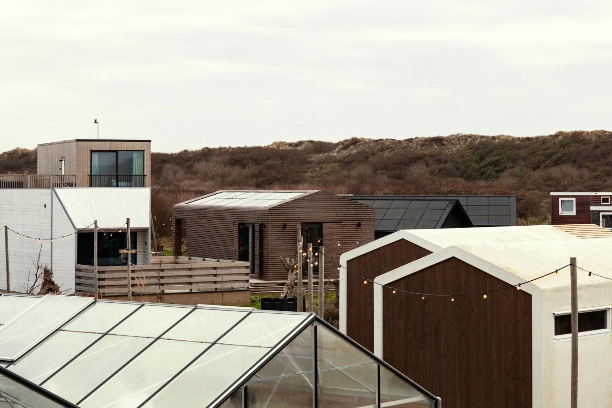 Basecamp Tiny House Eco-Resort Ijmuiden IJmuiden Bagian luar foto